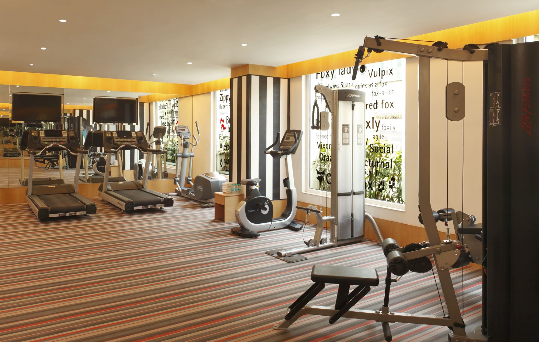 stay near Delhi Airport
